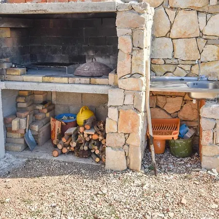 House Serenity Ferienhaus Otok Zizanj